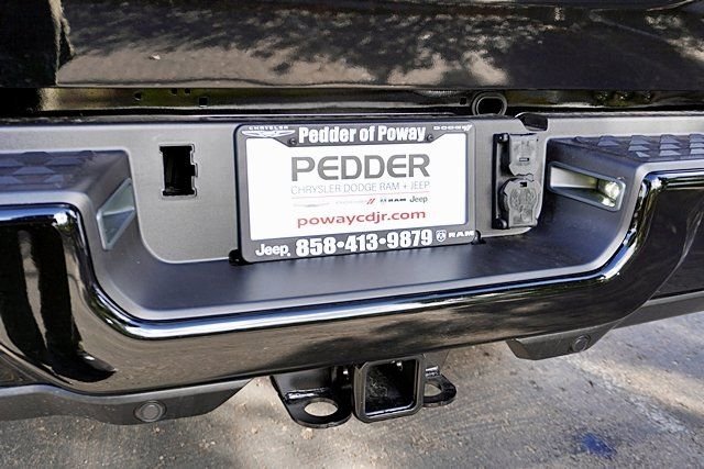 New 2026 Diamond Black Crystal Pearl-Coat Exterior Paint RAM Laramie Night Edition image 21