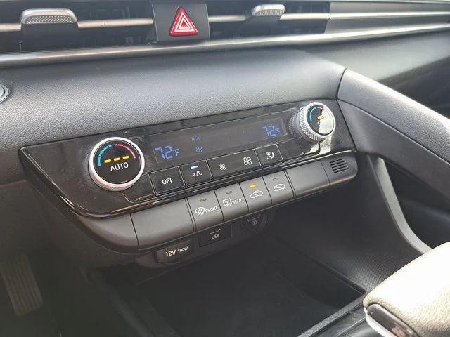 Used 2023 Blue Hyundai SEL image 19