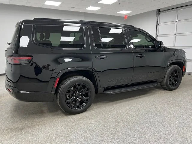 2023 Jeep Wagoneer Series II - Photo 11