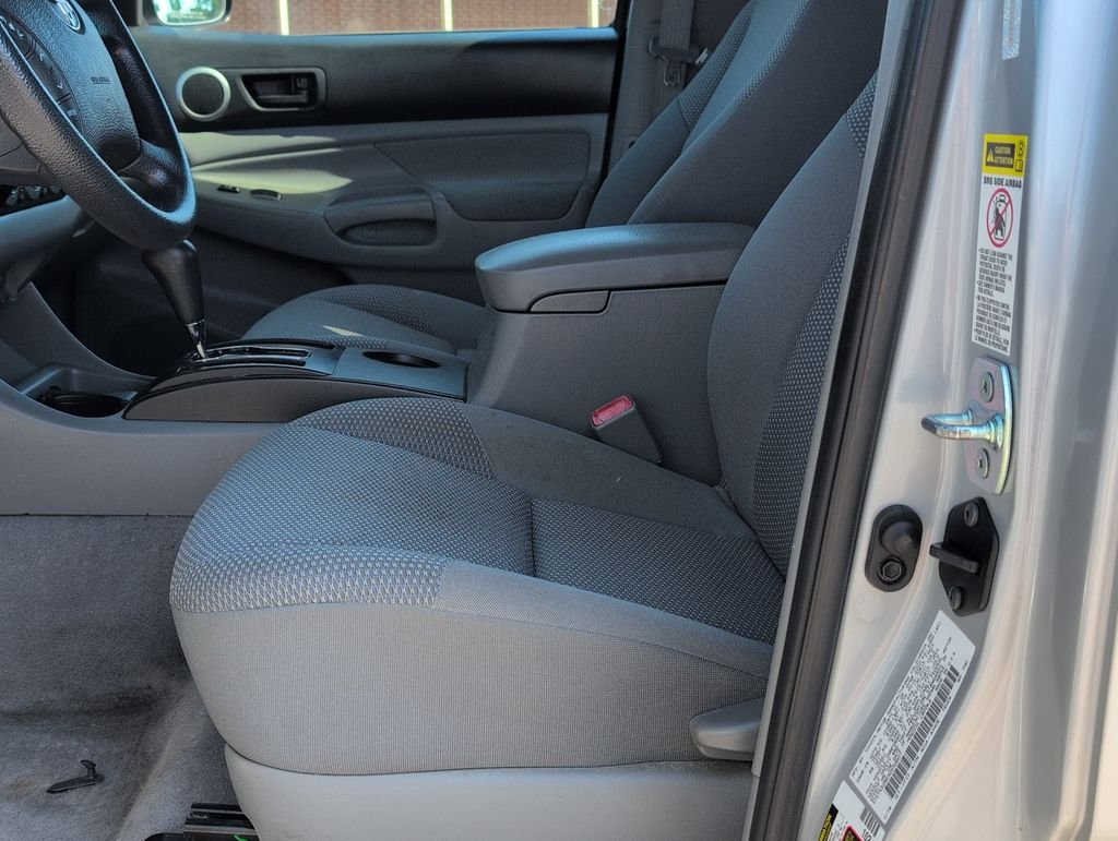 Used 2009 Silver Toyota Base image 10