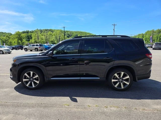 Used 2024 Black Honda Touring image 4