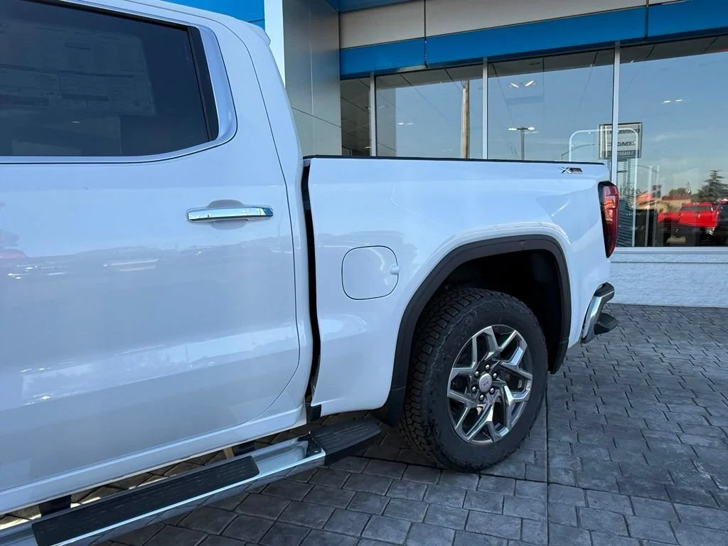 New 2026 Glacier White Tricoat GMC SLT image 6