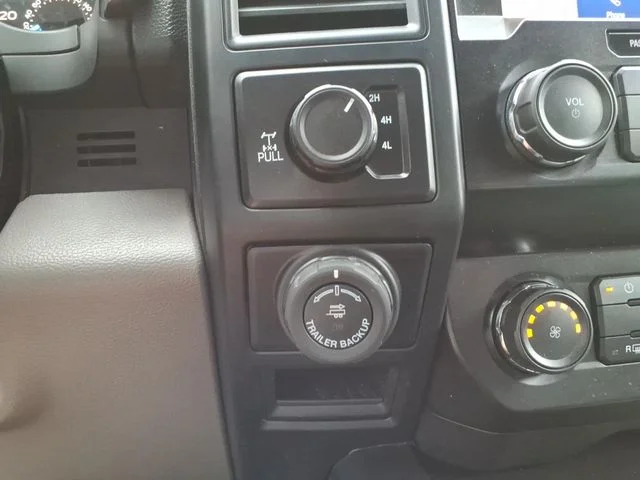 Used 2020 Red Ford XL image 29