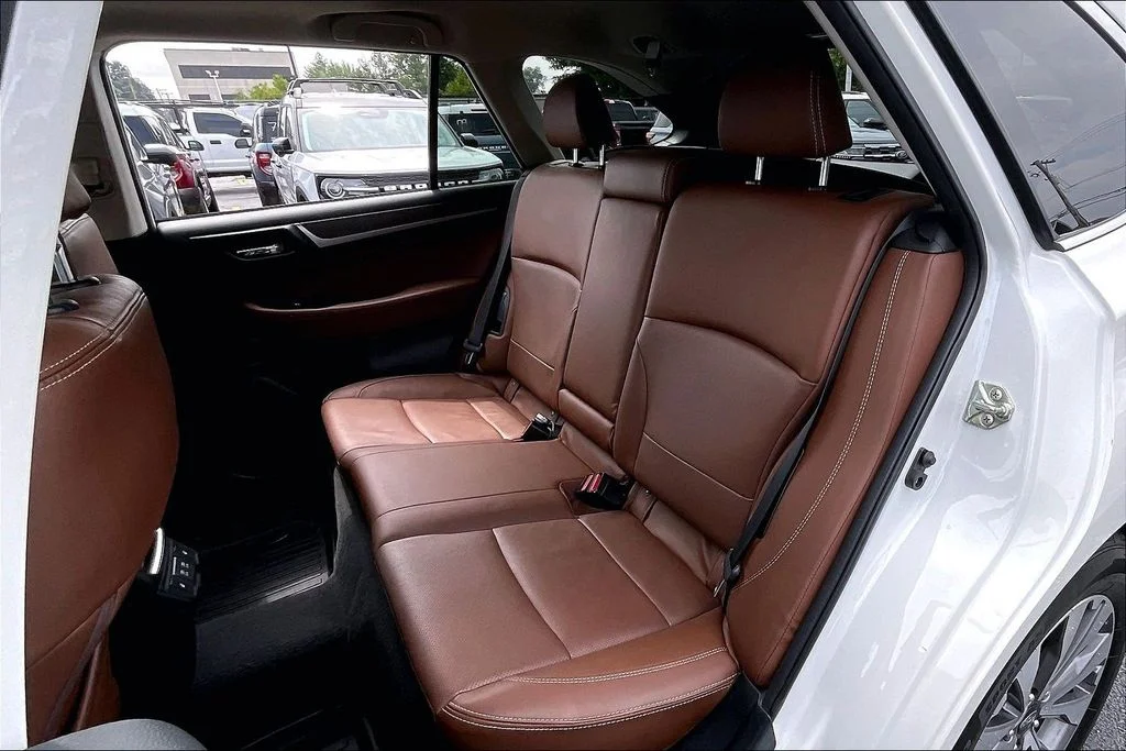 Used 2019 White Subaru 2.5i image 25