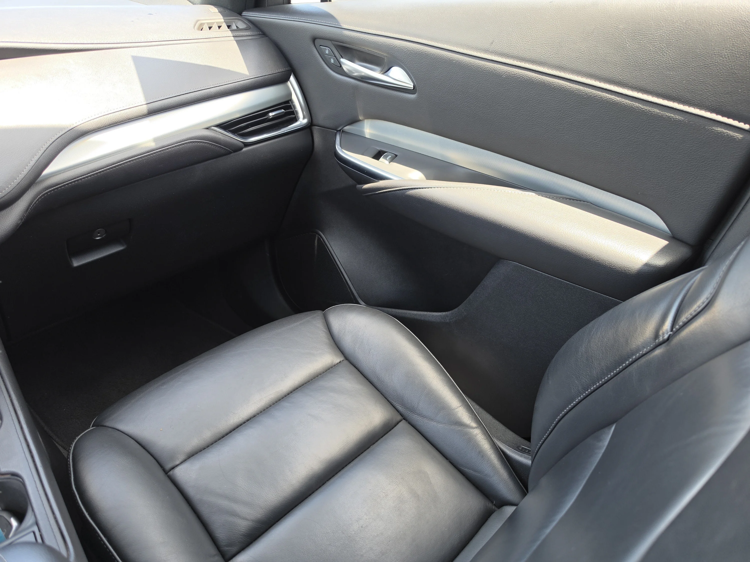 Used 2023 Argent Silver Metallic Cadillac AWD Premium Luxury image 21
