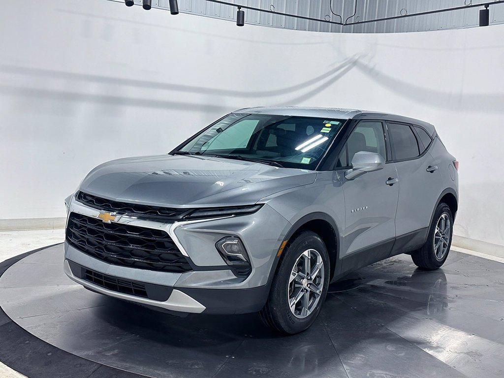 Used 2025 Gray Chevrolet LT image 8