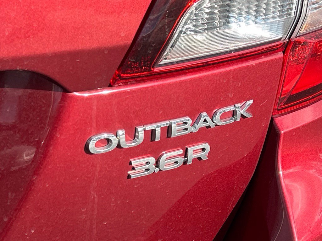 Used 2015 Venetian Red Pearl Subaru 3.6R image 8