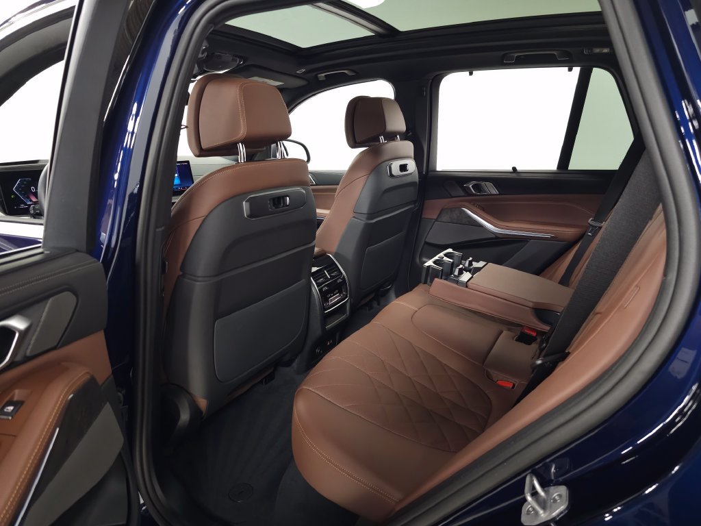 Used 2026 Blue BMW xDrive40i image 39