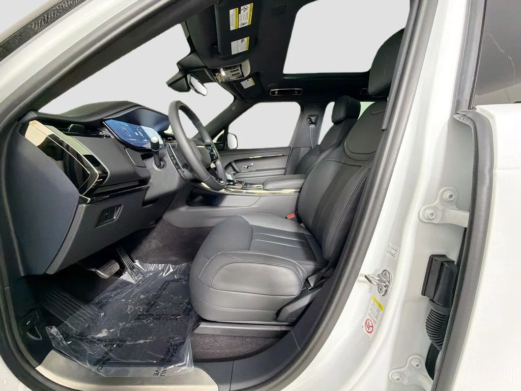 Certified Used 2024 White Land Rover Dynamic SE image 22