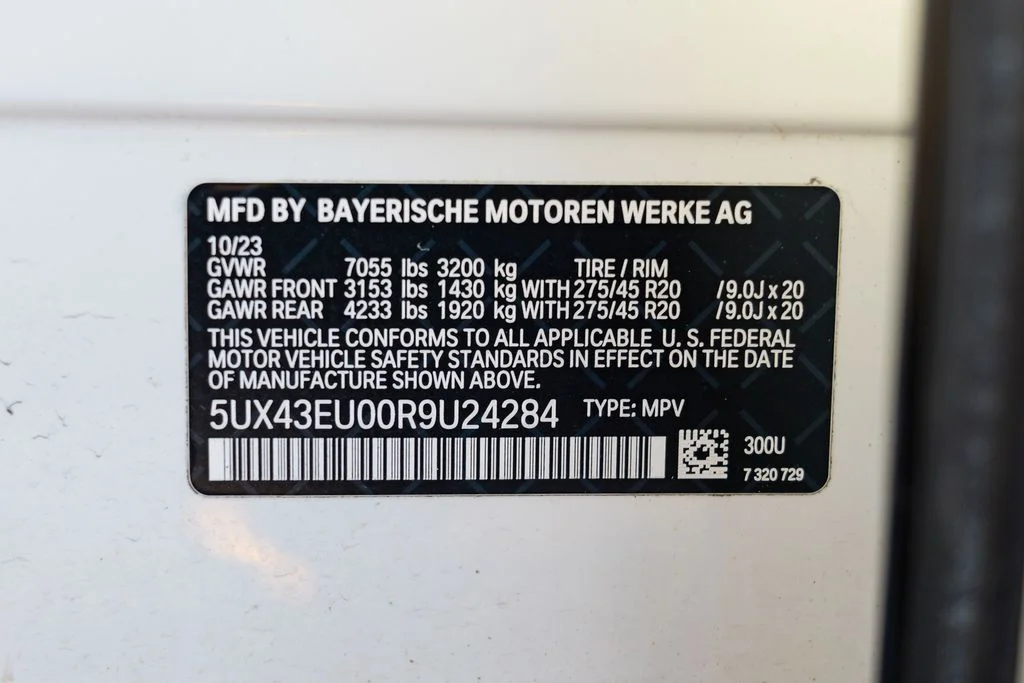 Used 2024 Alpine White BMW xDrive50e image 59