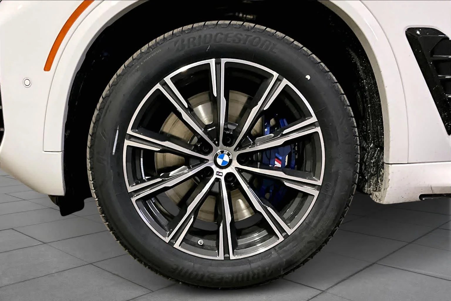 New 2026 Alpine White BMW M60i image 17