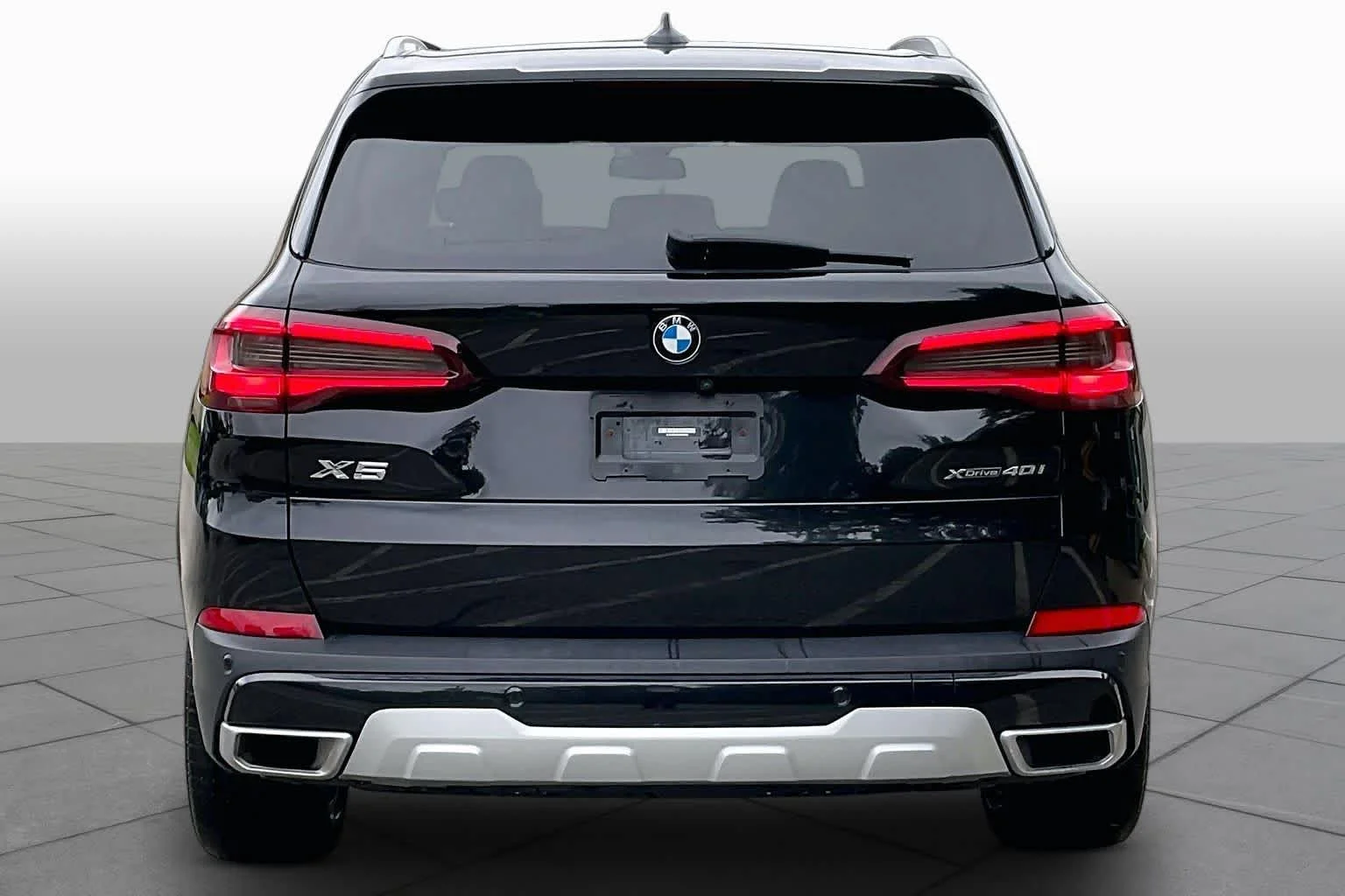 Used 2022 Black Sapphire Metallic BMW xDrive40i image 4