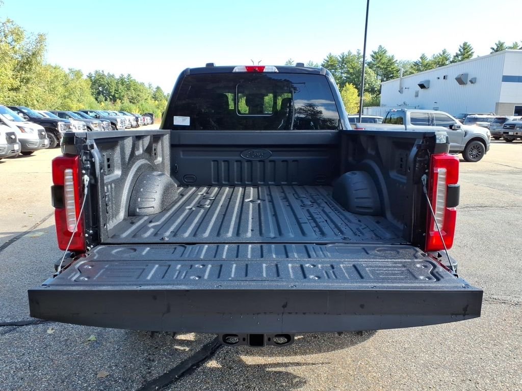 New 2027 Agate Black Metallic Ford F-250® XLT image 8