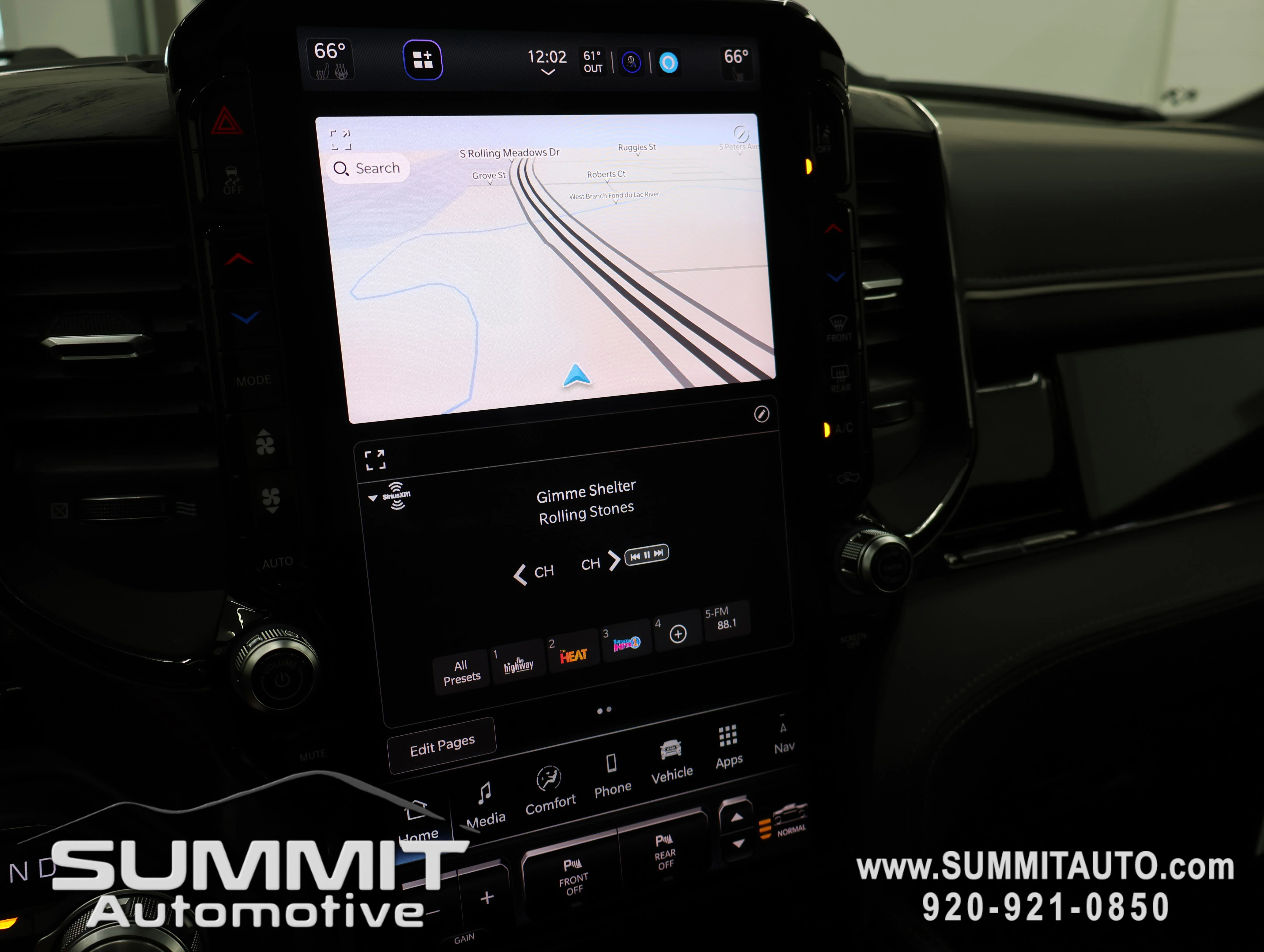 New 2026 Diamond Black Crystal Pearl-Coat Exterior Paint RAM Limited image 59