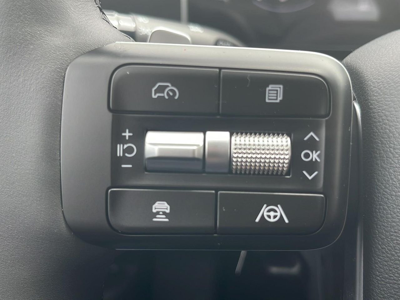 New 2026 Shimmering Silver Hyundai SEL AWD image 54