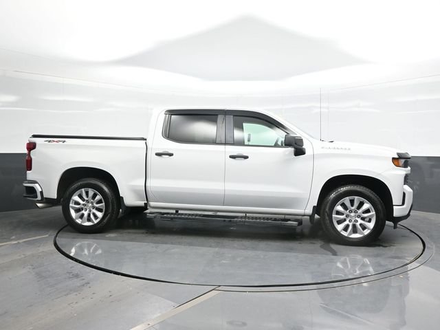 Used 2021 White Chevrolet Custom image 8