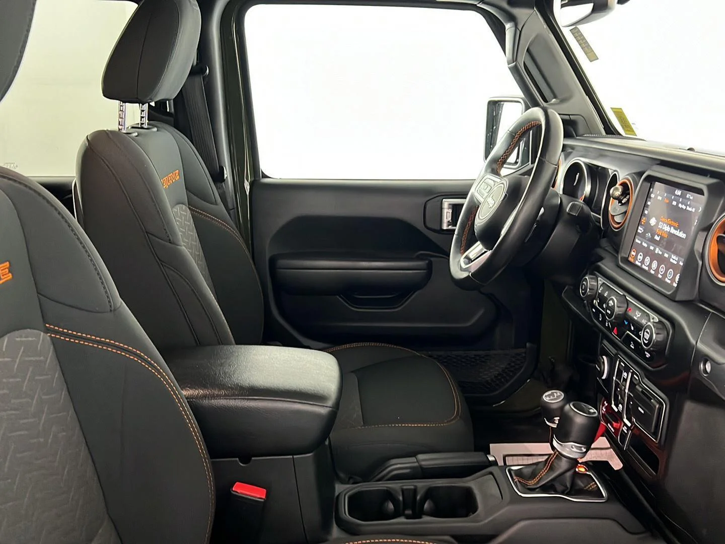 Used 2023 Sarge Green Clearcoat Jeep Mojave image 14