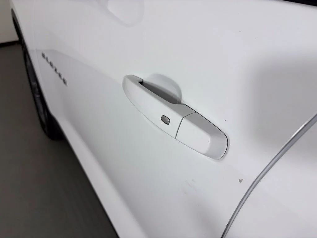 Used 2025 White Chevrolet LT image 12