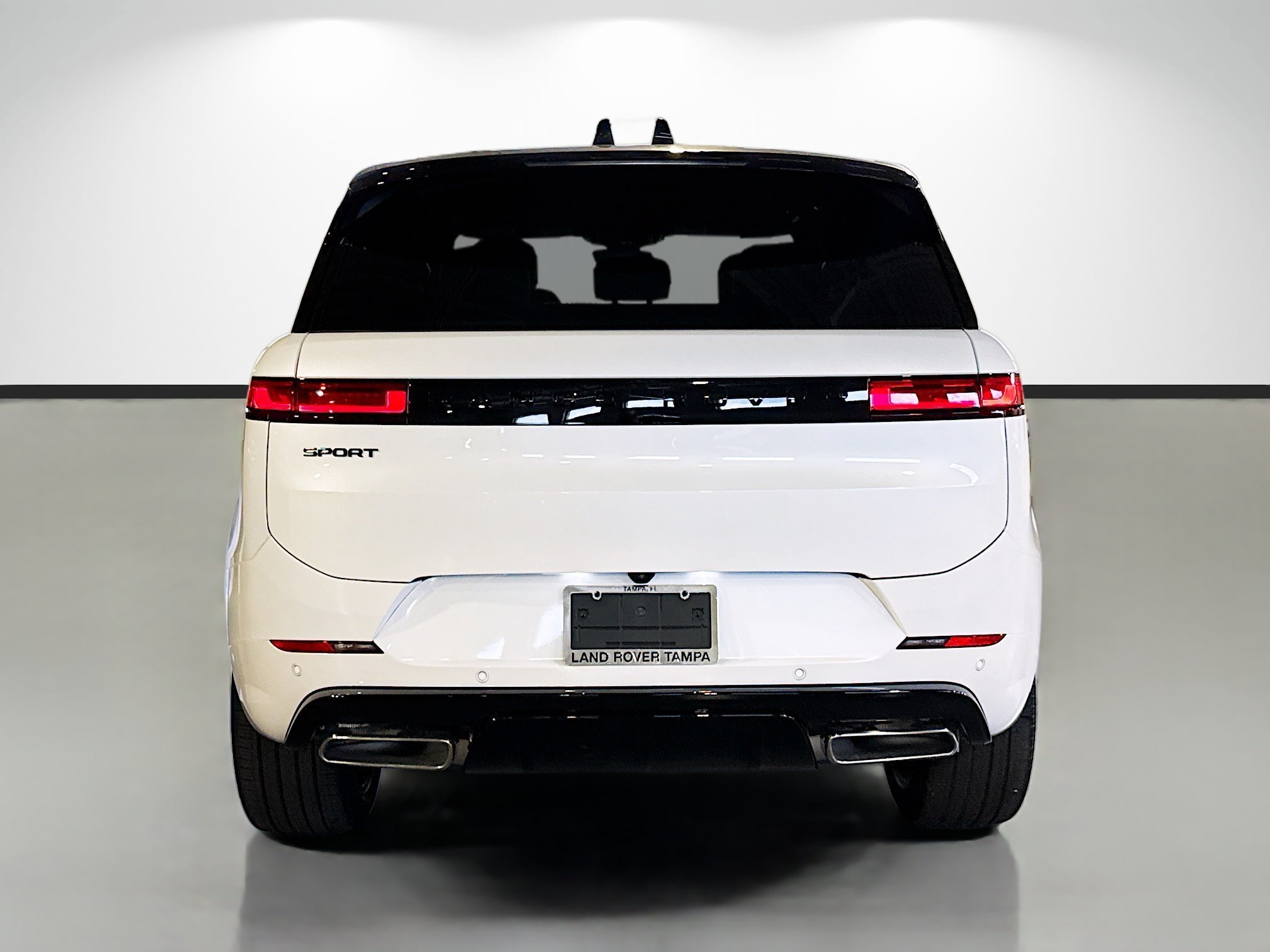New 2026 Ostuni Pearl White LAND ROVER Dynamic SE image 4
