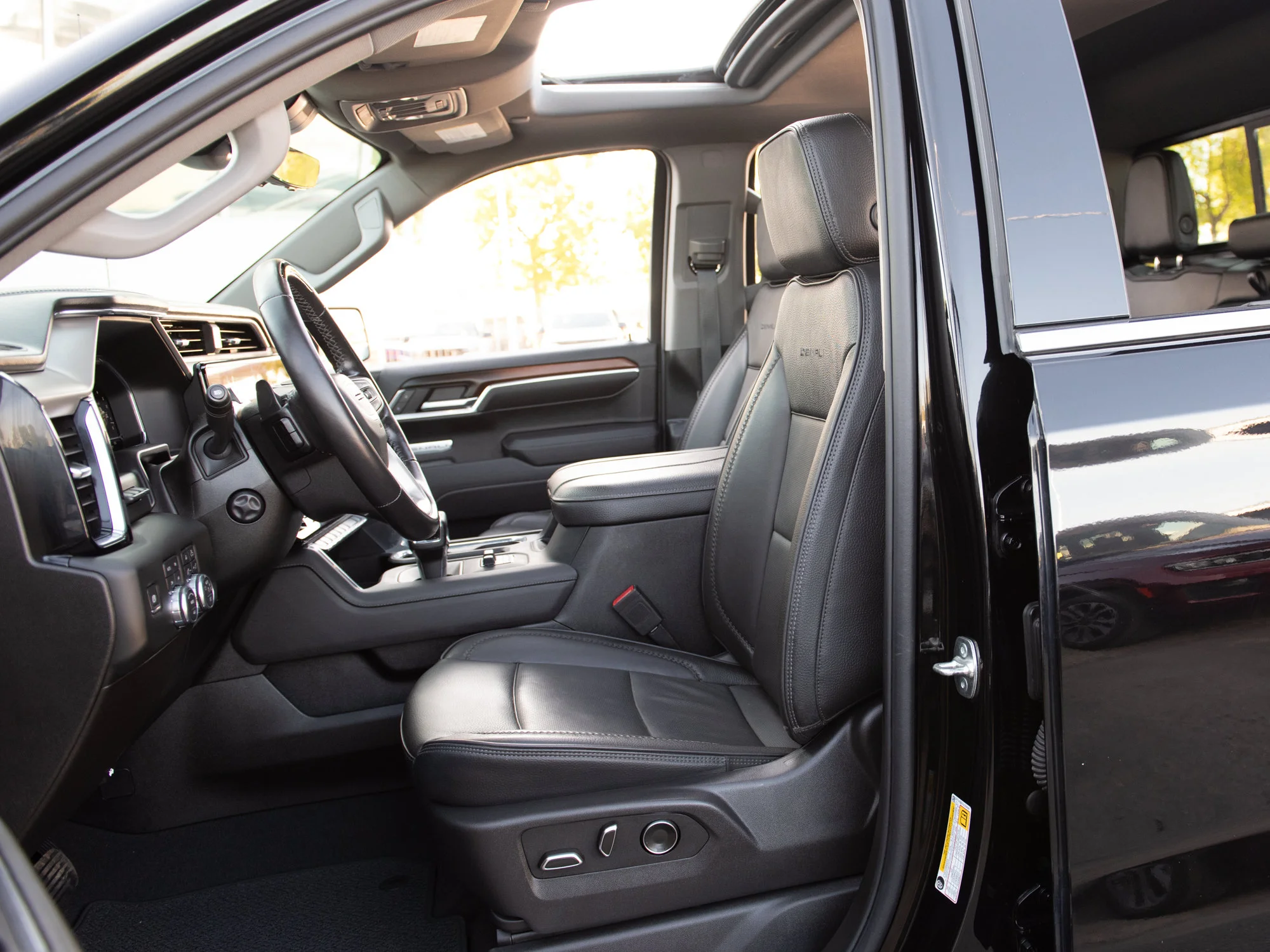 Used 2025 Black GMC Denali* | Crew Cab | Super Cruise | 3.0L Duramax | 305 HP | 495 LB-FT | Sunroof | image 2