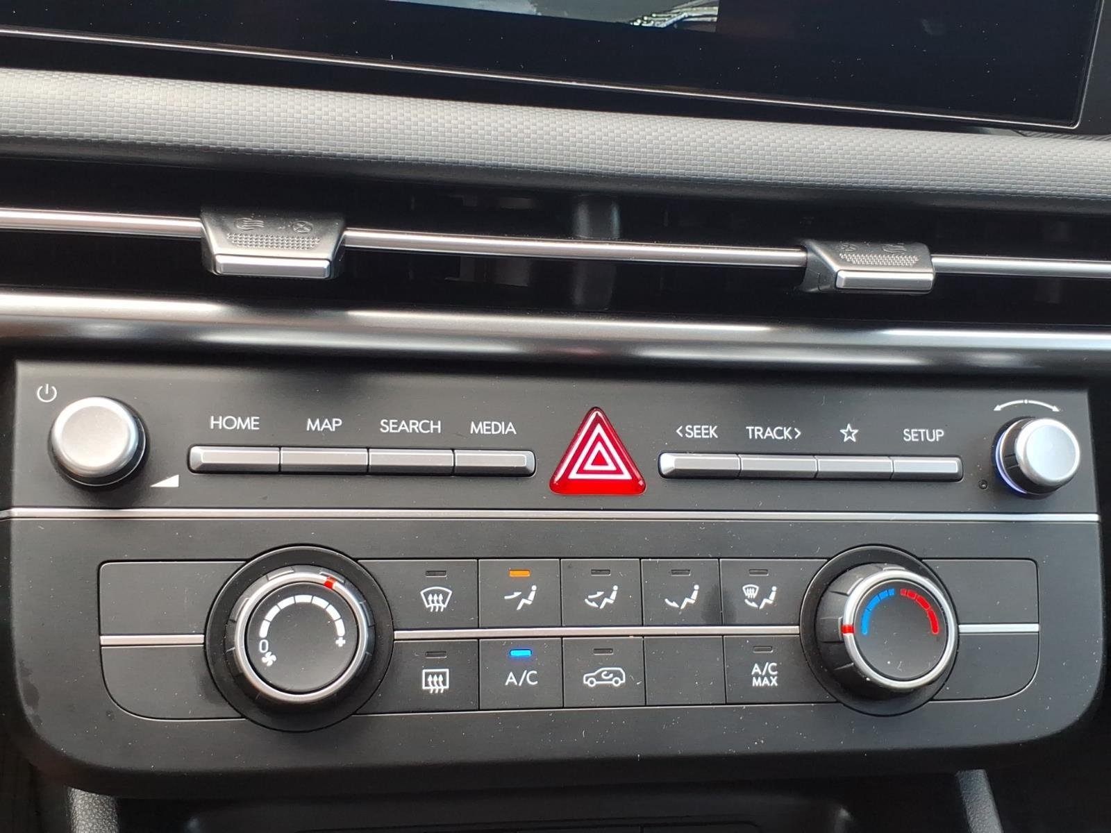 Used 2025 Hampton Gray Hyundai SE image 19