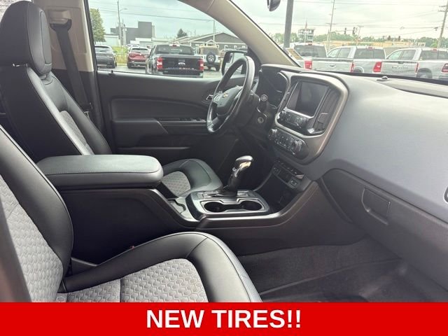 Used 2022 Black Chevrolet Z71 image 18