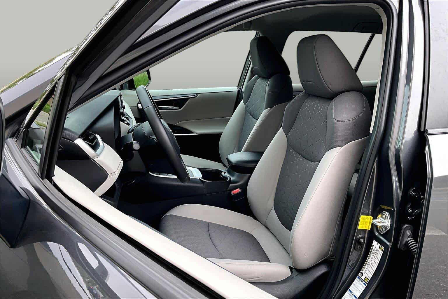 Used 2022 Magnetic Gray Metallic Toyota Hybrid XLE image 16
