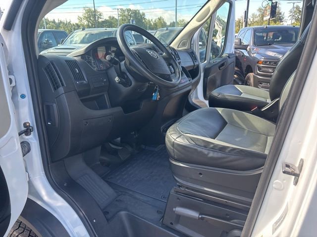 Used 2018 Bright White Clearcoat Ram Low Roof image 20