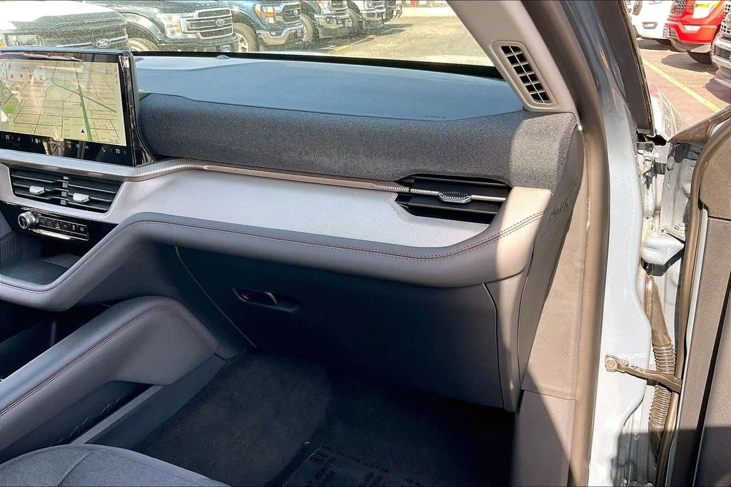 New 2026 Vapor Blue Metallic Ford Active image 15