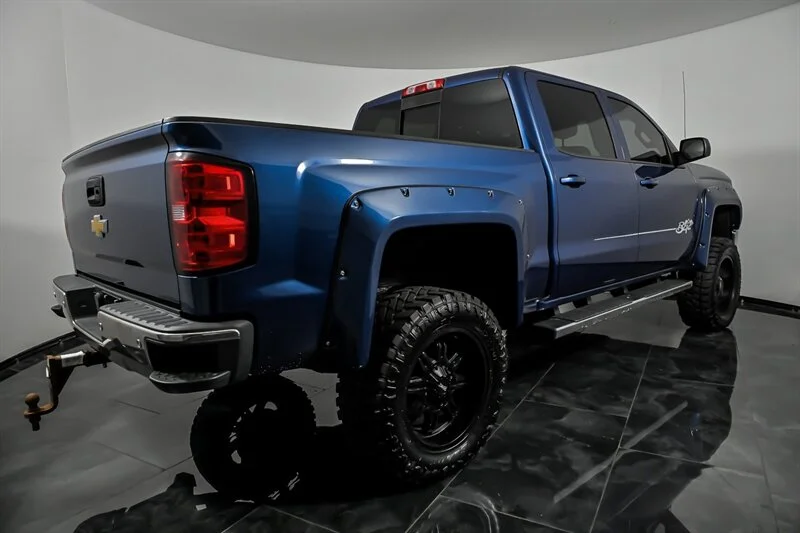 Used 2015 Deep Ocean Blue Metallic Chevrolet LT Z71 image 8