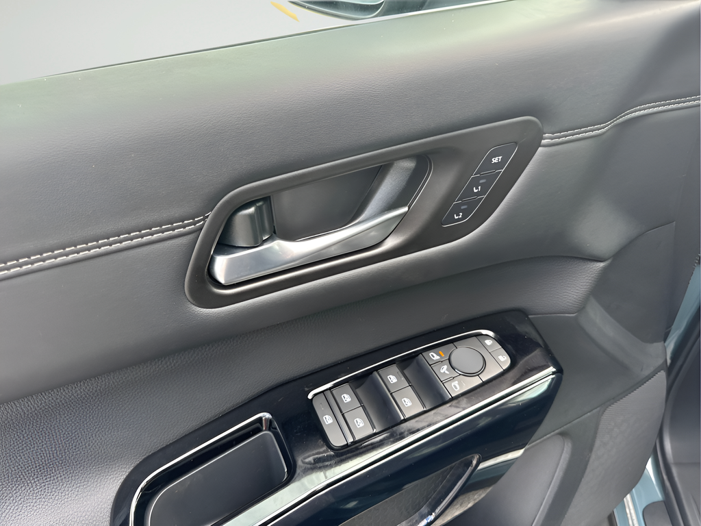 New 2026 Green Nissan Platinum image 15