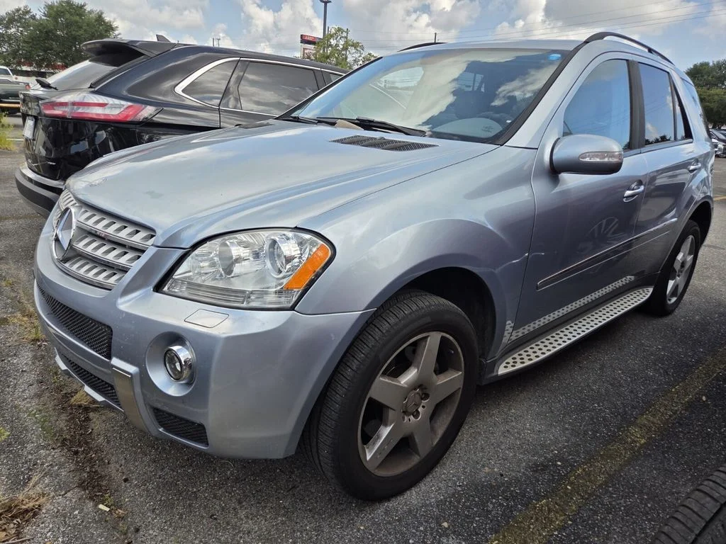 Used 2008 Blue Mercedes-Benz ML 550 image 1