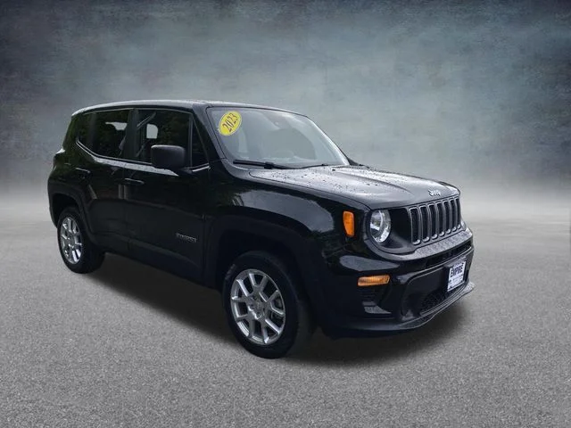 Used 2023 Black Jeep Latitude image 4