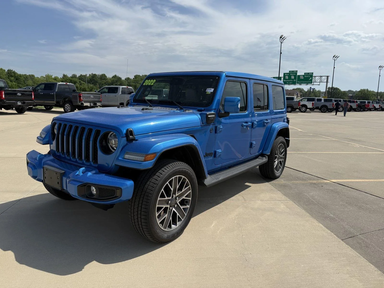 Used 2022 Hydro Blue Pearlcoat Jeep Unlimited Sahara High Altitude image 4
