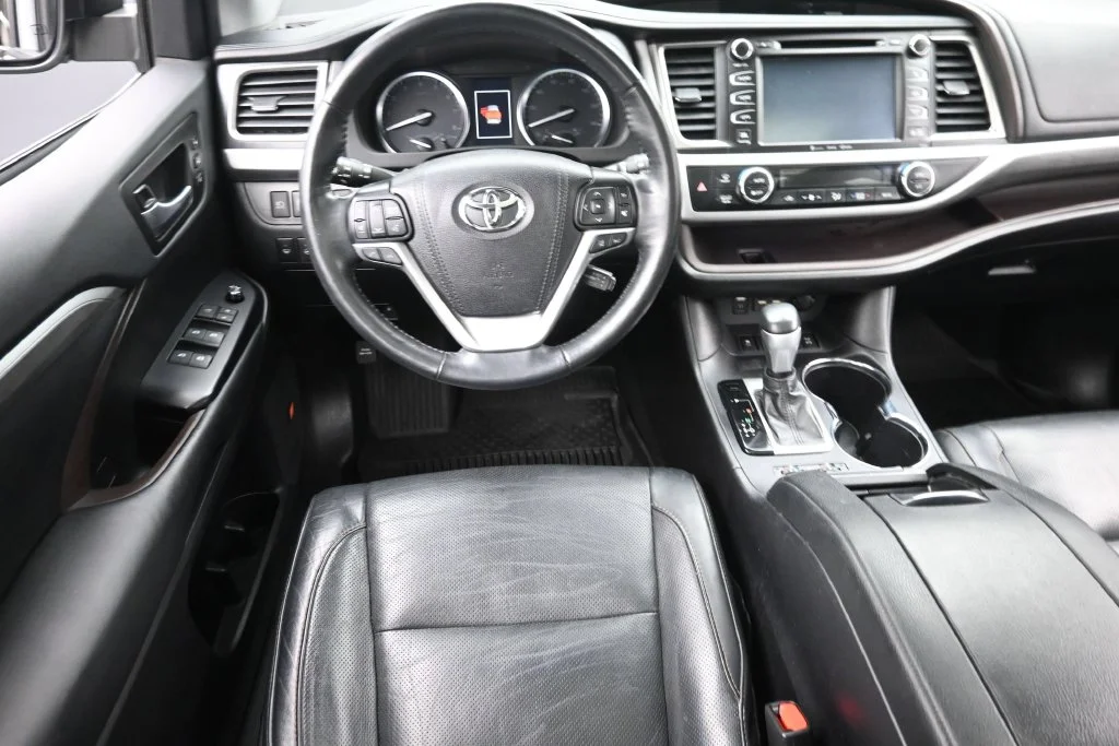 Used 2019 Silver Toyota Limited Platinum image 15