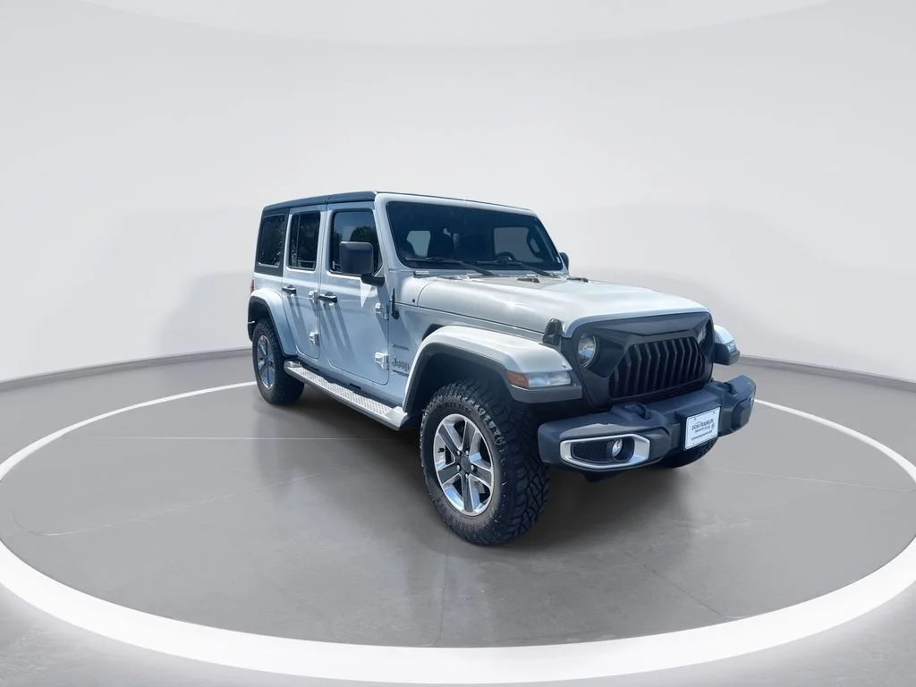 Used 2020 White Jeep Unlimited Sahara image 2
