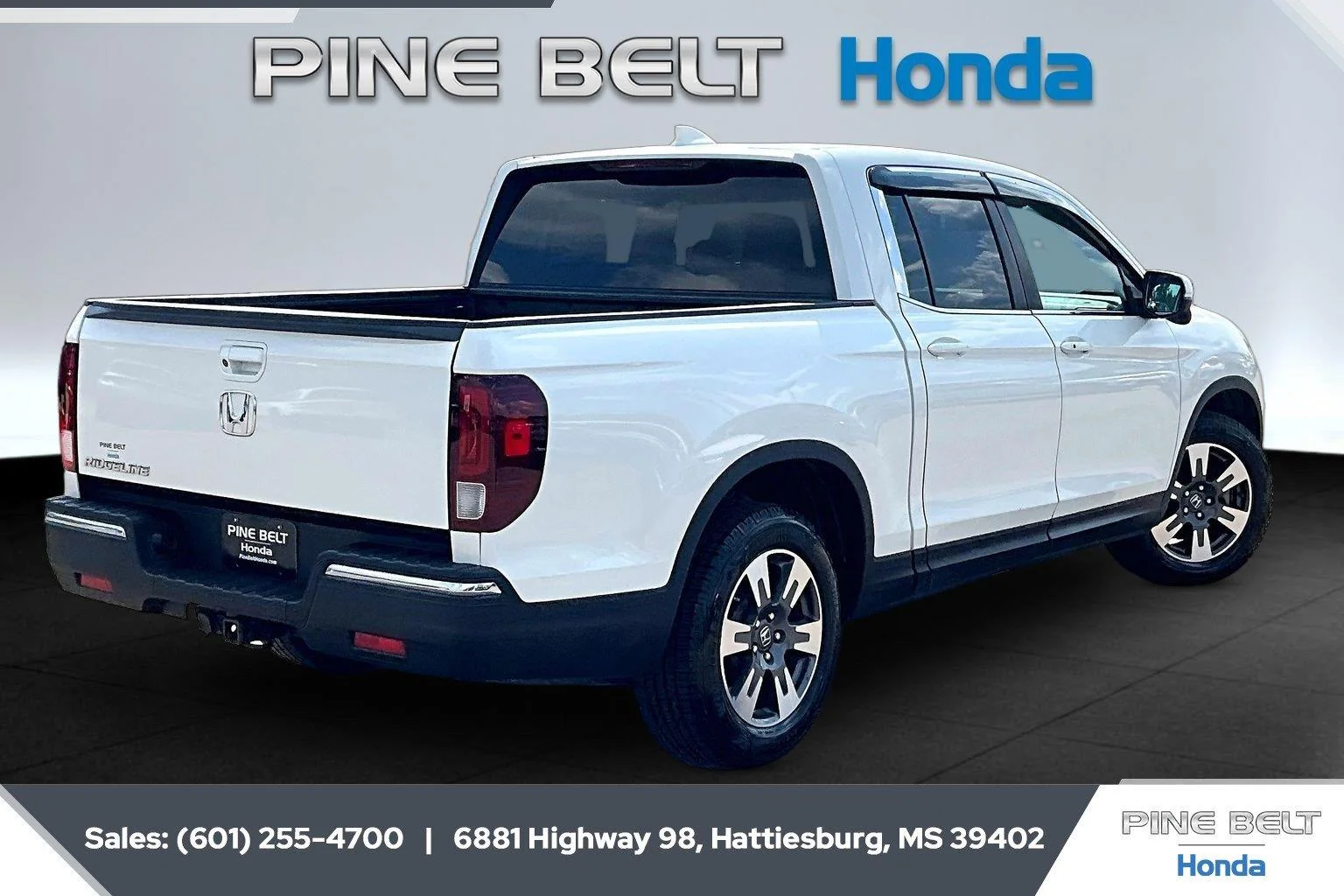Used 2017 White Diamond Pearl Honda RTL-T image 11