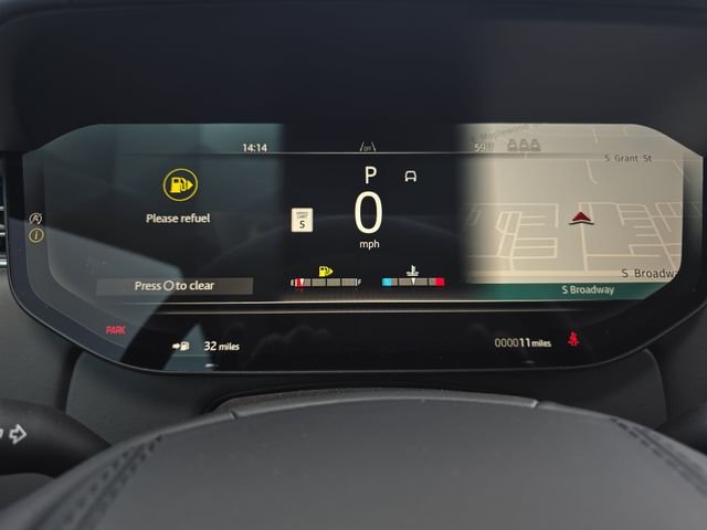 New 2026 Fuji White Land Rover SE image 14