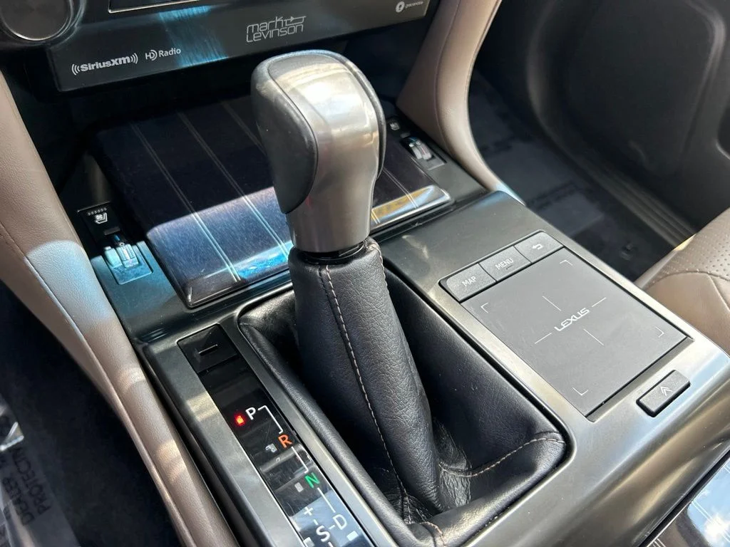 Used 2022 White Lexus 460 Luxury image 23