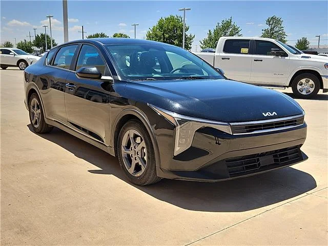 Used 2025 Black KIA LX image 4