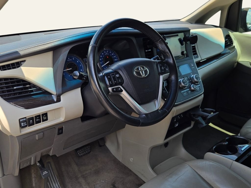 Used 2015 Black Toyota XLE image 23