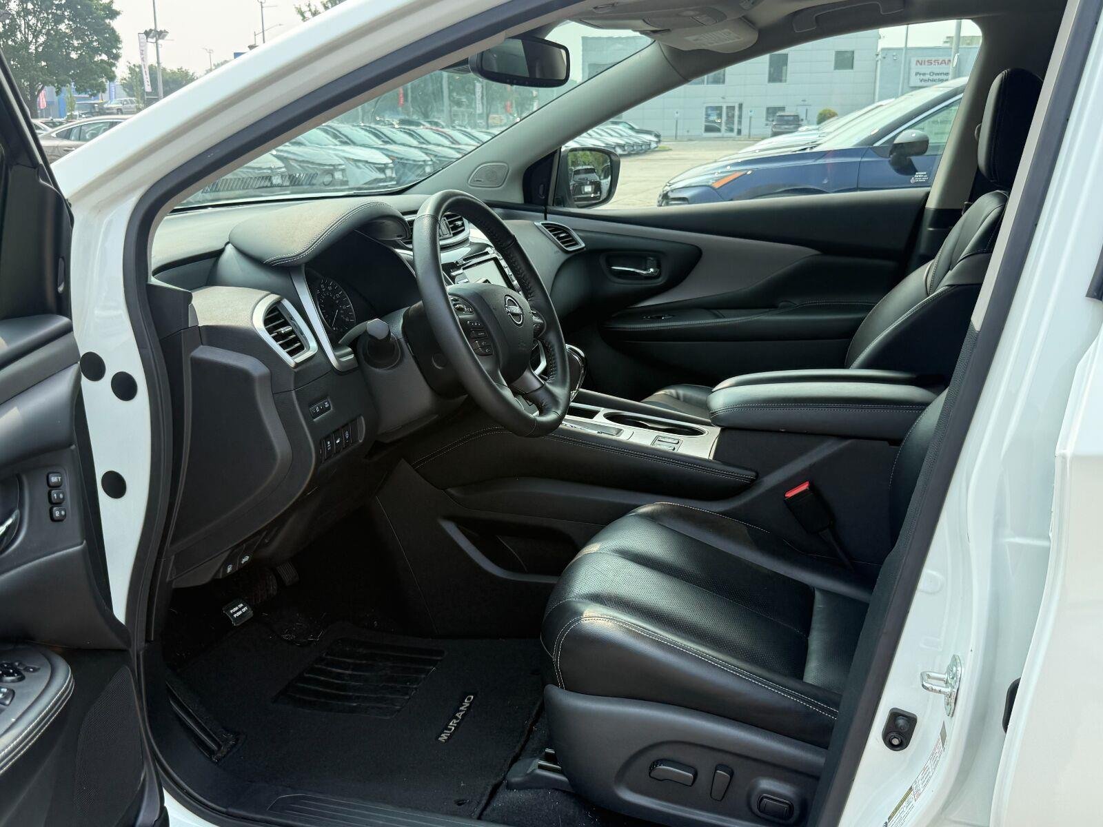 Used 2023 Pearl White Tricoat Nissan SL image 9