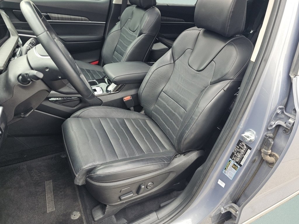 Used 2024 Everlasting Silver Kia SX Prestige image 6