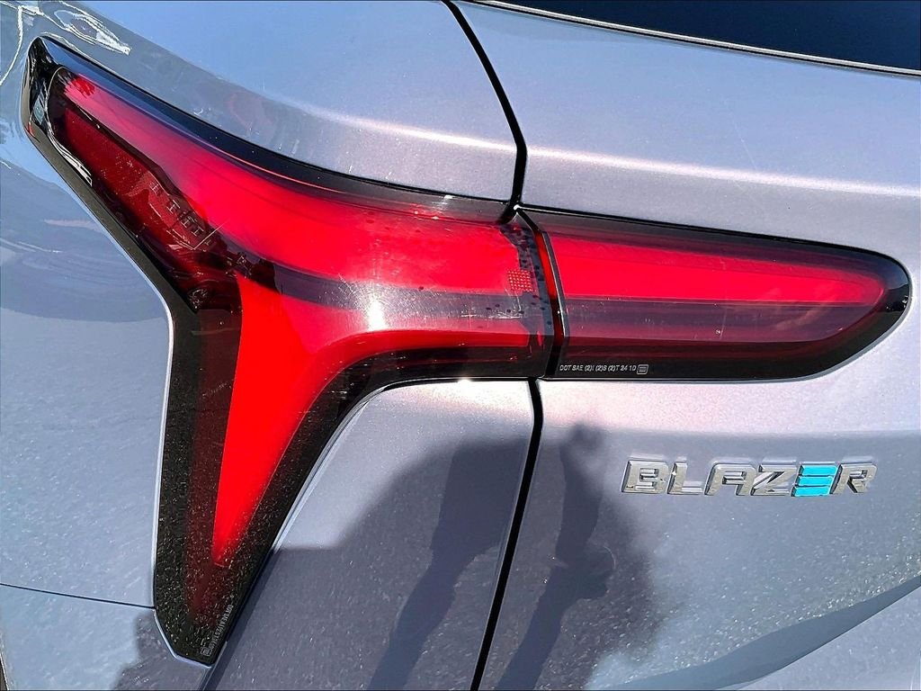 Used 2024 Gray Chevrolet LT image 33