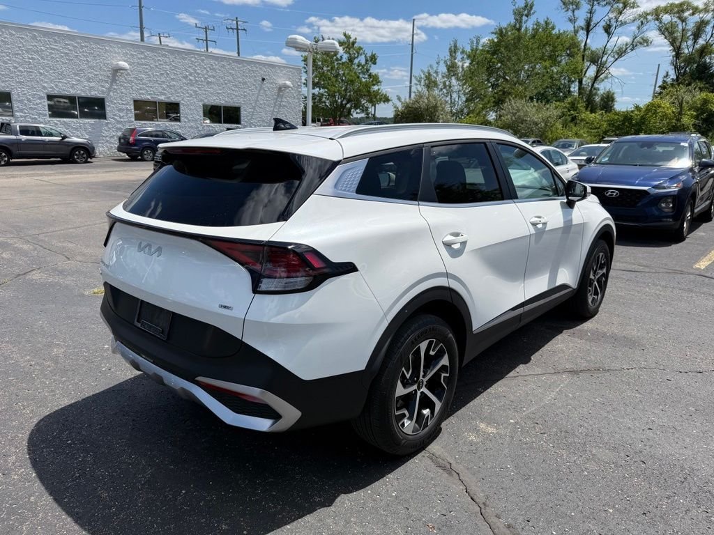 Used 2024 White Kia EX image 3