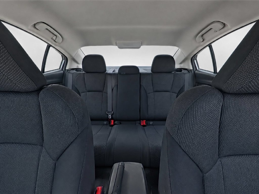 Used 2019 Silver Subaru 2.0i image 14