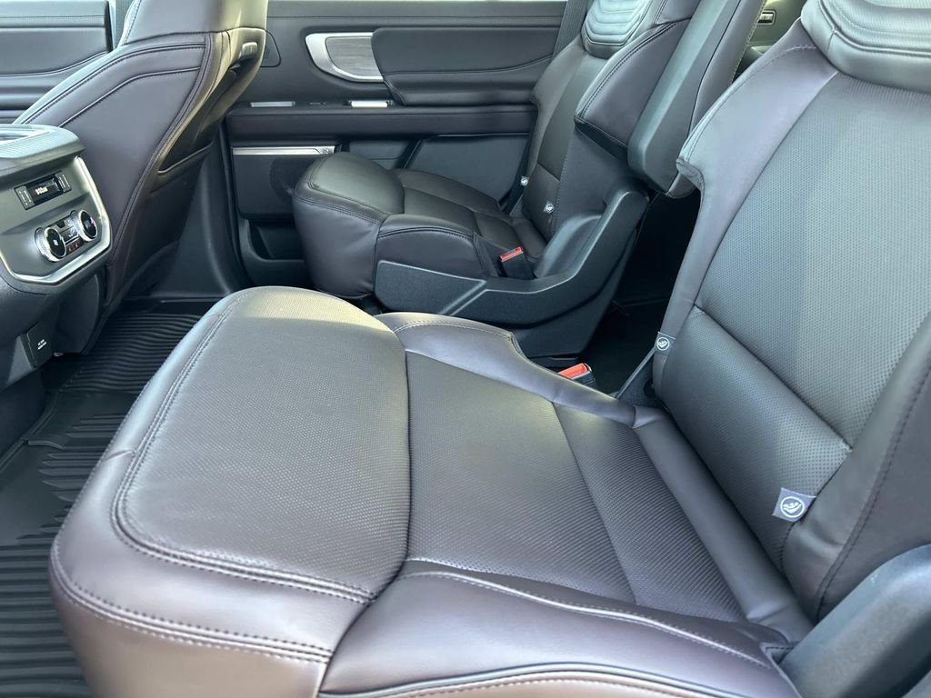New 2026 Star White Metallic Tri-Coat Ford Platinum® image 14