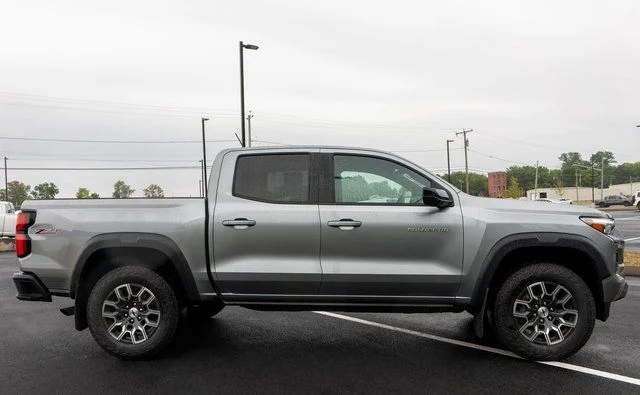 Used 2023 Gray Chevrolet Z71 image 5