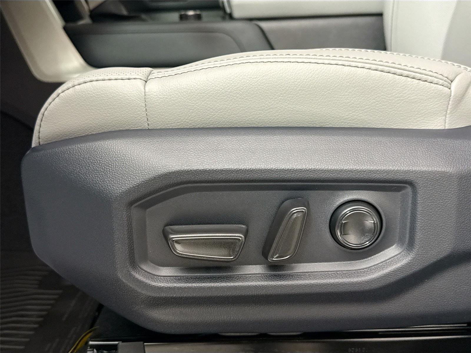 New 2026 Wind Chill Pearl Toyota Limited i-FORCE MAX image 32