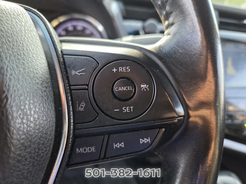 Used 2019 Midnight Black Metallic TOYOTA SE AUTO image 25